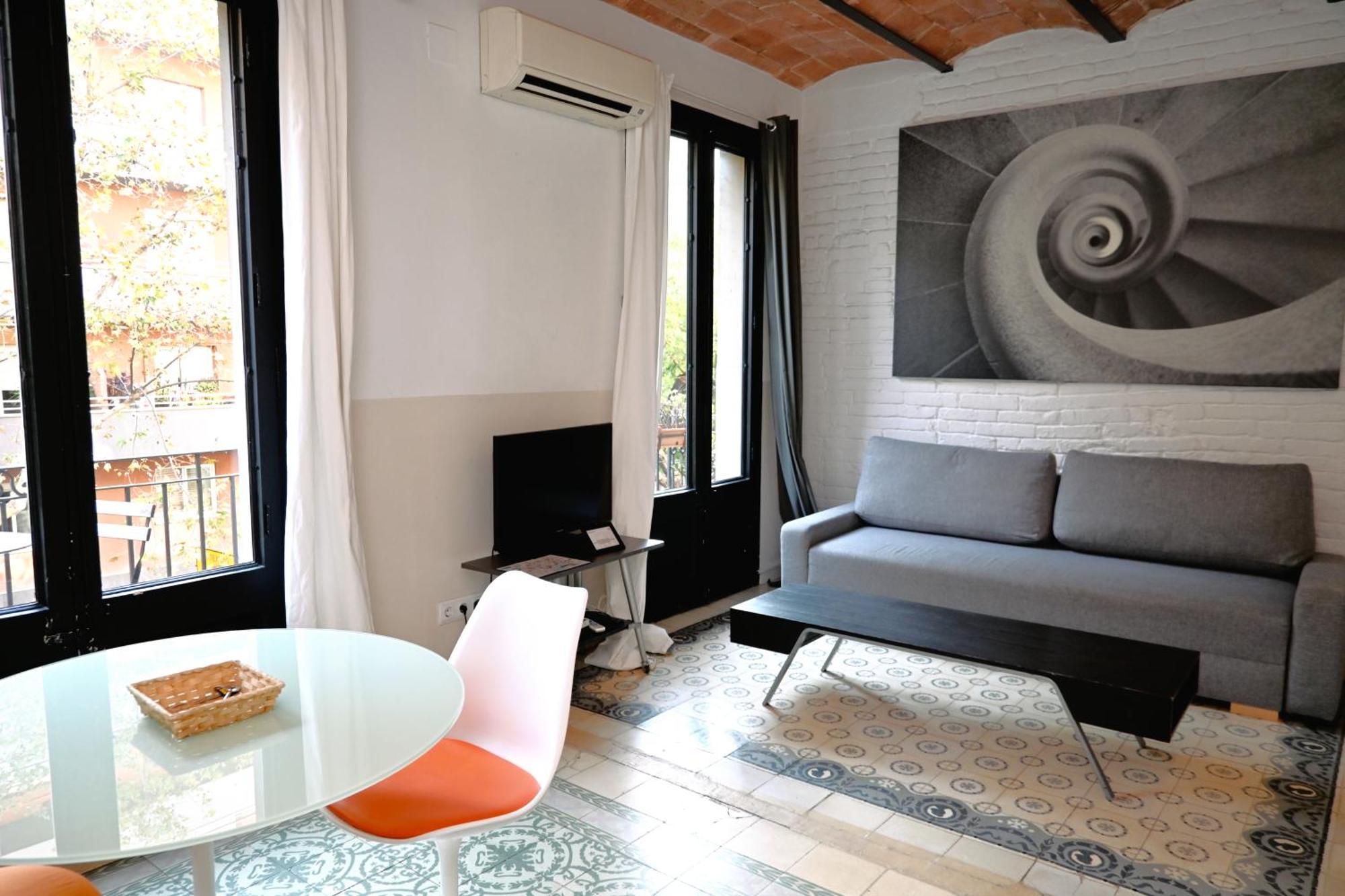 Homenfun Barcelona Sagrada Familia Marina ภายนอก รูปภาพ